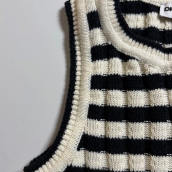 DKNY Jeans Petite Womens Medium Ribbed Sweater Tank Top Black/Cream Cotton KnitK - Picture 5 of 9
